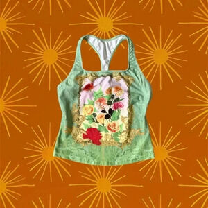 Unbranded floral roses razor back tank top size medium